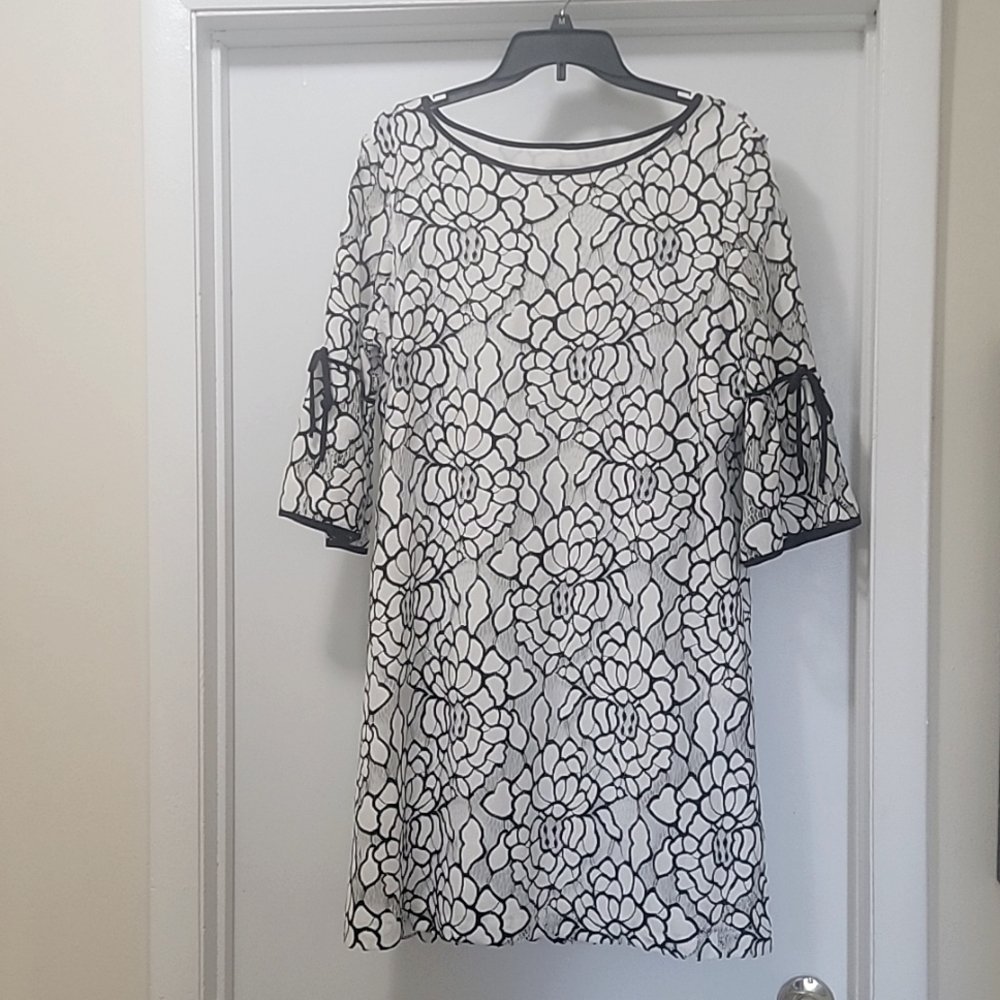 Fun little dress for work or play!
